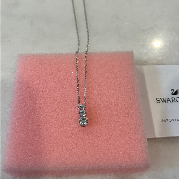 Swarovski Silver Necklace with Triple Crystal Pendant Brand New Aprox16-18 - Picture 2 of 4